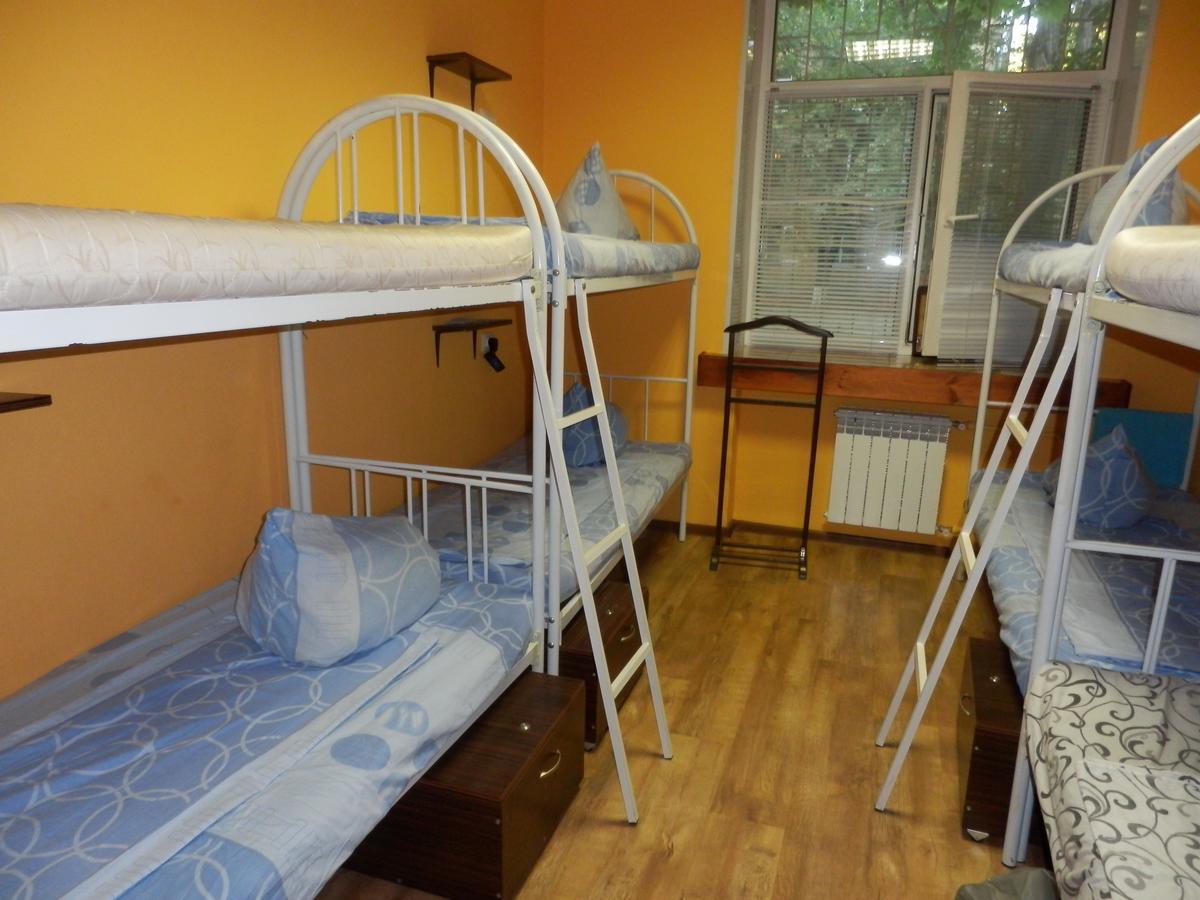 Yourhostel Svyatoshino Киев Екстериор снимка