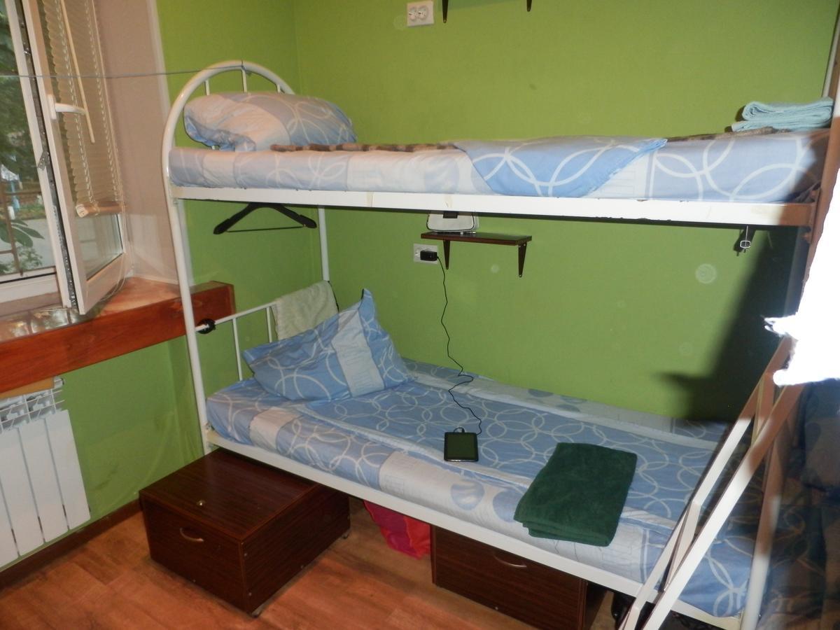 Yourhostel Svyatoshino Киев Екстериор снимка