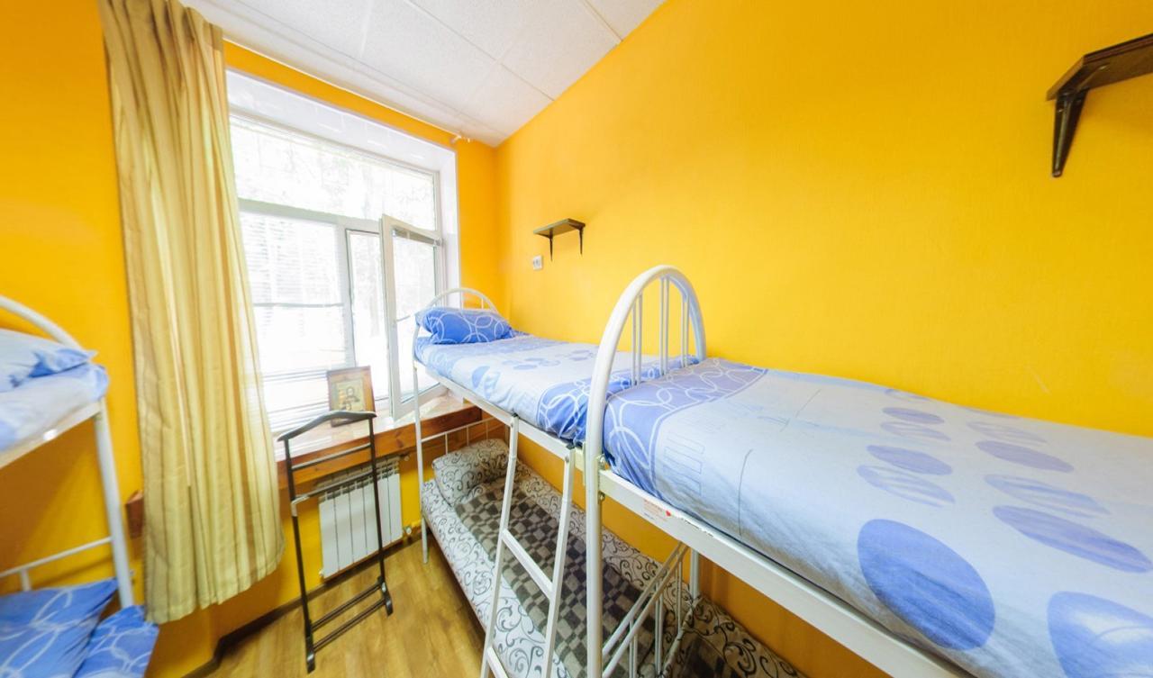 Yourhostel Svyatoshino Киев Екстериор снимка