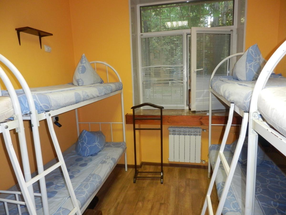 Yourhostel Svyatoshino Киев Екстериор снимка