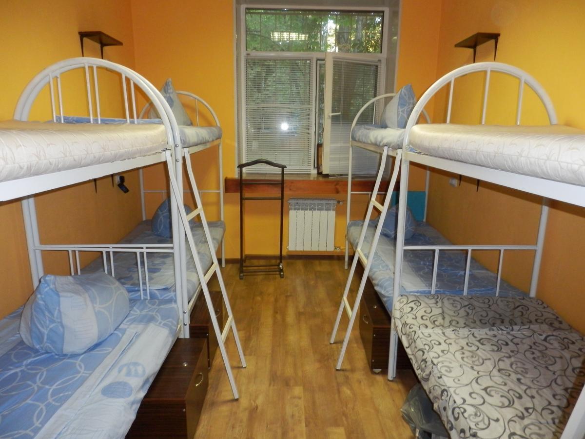 Yourhostel Svyatoshino Киев Екстериор снимка