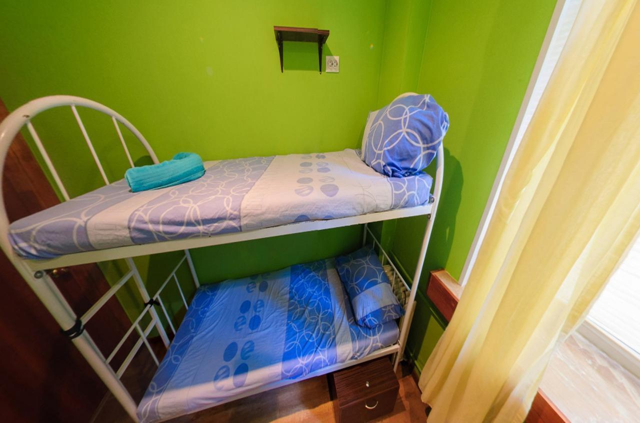 Yourhostel Svyatoshino Киев Екстериор снимка