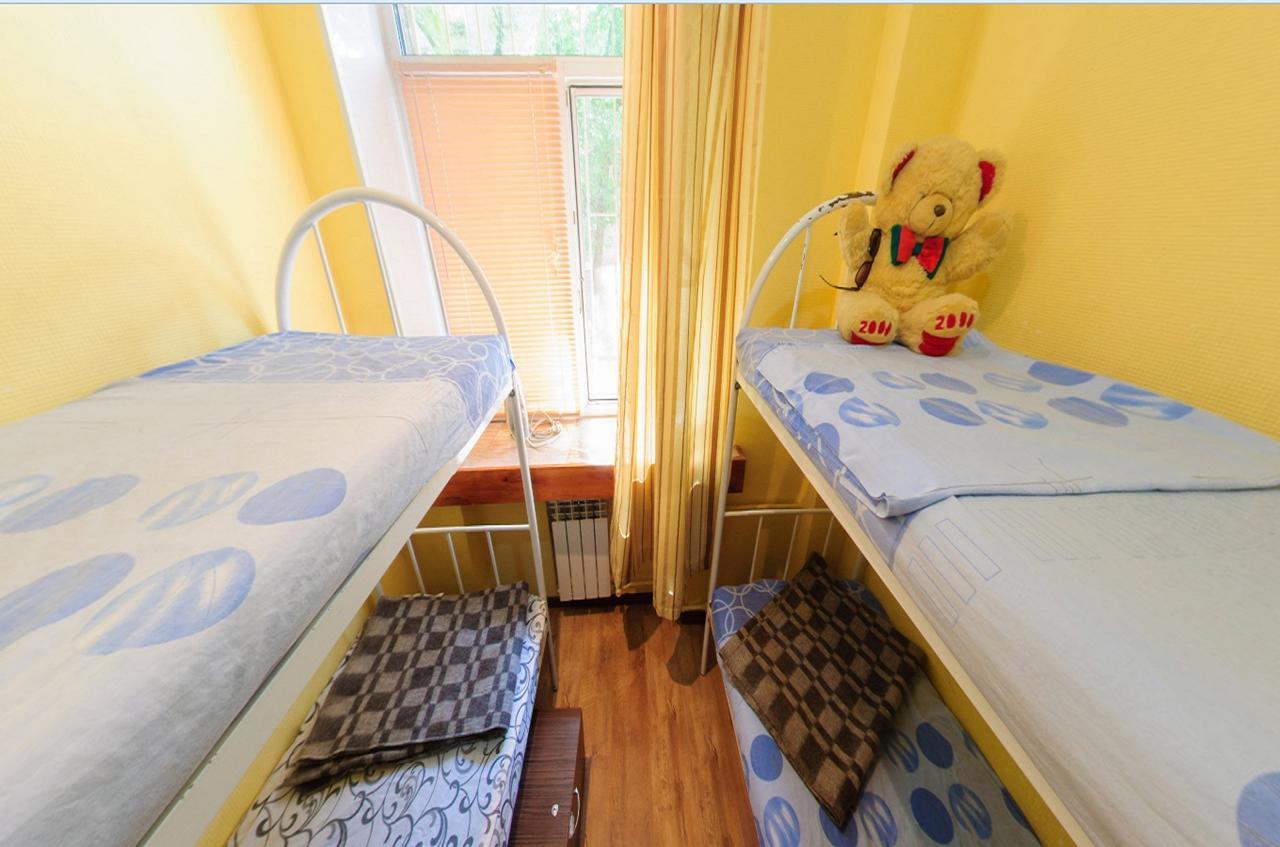 Yourhostel Svyatoshino Киев Екстериор снимка